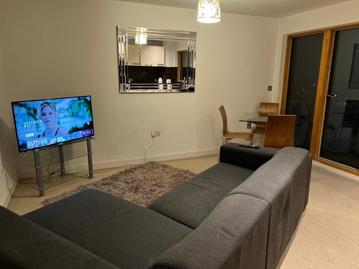 Bigkings Stylish 2 Bedroom Apartment With Free On Street Parking Manchester Exterior photo